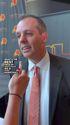 🎤 Go-to karaoke song? 🎥 Favorite movies? 🌮 Start bench cut: tacos, burritos, enchiladas? Learn more about the Suns newest head coach as we present... Mini Mic Q&A with Frank Vogel! #PhoenixSuns #NBA #FrankVogel #Minimic