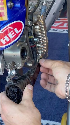 Fitting trick CARBON FIBRE brake cooling ducts to the R1 #WorldSBK #Superbike #CarbonParts