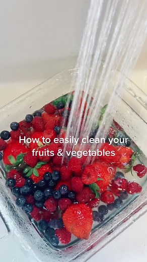 Easy Fruit & Vegetable Cleaning with Vinegar & Baking Soda