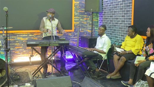 Singing on key is important, but someone to stay on key you have to learn how to sing on the progression of the Song. #howtosing #vocaltraining #voicetraining #musictraining #worshipsongs | The Online ChoirMaster