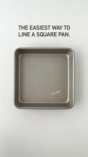 Need to line a square pan with parchment paper? Doesn’t get any easier than this! #bakingtip #caketip #baking #cakes #bakinghack