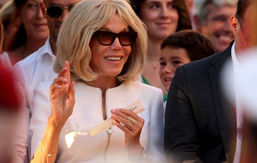 Brigitte Macron apportera des preuves « scientifiques » qu’elle n’est pas née homme, selon son avocat