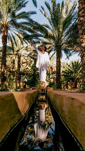 Entouré de palmiers majestueux et d'agrumes, reconnectez-vous avec la nature dans l'oasis d'#AlUla. Avec qui voudriez-vous partager cette expérience? #AlUla #TempsPourSoi #PleineConscience #VoyageDeLuxe #TerredeRenaissanceInfinie #VivreAlUla #ForeverRevitalizing #ExperienceAlUla | Experience AlUla