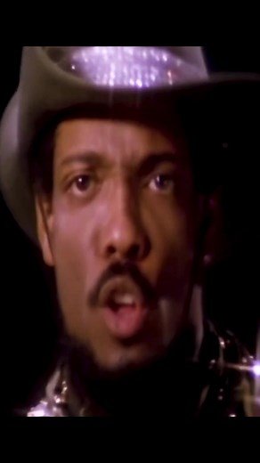 You Dropped A Bomb On Me - The Gap Band. From their 1982 album Gap Band IV #forevermonday #fmchannel #thegapband #gapband #soul #funk #synth #synthfunk #music #musicthrowback #musicvideo #80s #80skids #80sbaby #80smusic #dancemusic