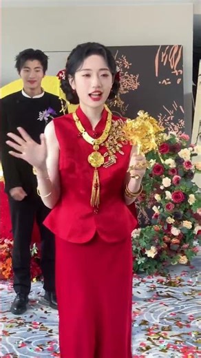 Inside a Modern Chinese Engagement Ceremony ❤️✨ | Stunning Traditional Bride Dress #wedding #shorts