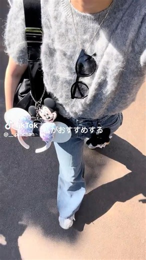 【概要欄URLから購入可能】カジュアルコーデ派がおすすめする夏ディズニーバッグとバッグの中身をご紹介！ #ディズニー #disney #テーマパーク #whatsinmybag #ショルダーバッグ