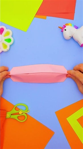 🖍️ الألوان الشمعية في كل مكان؟ لدى الأب حل ذكي! 📄 #قصص_الأطفال