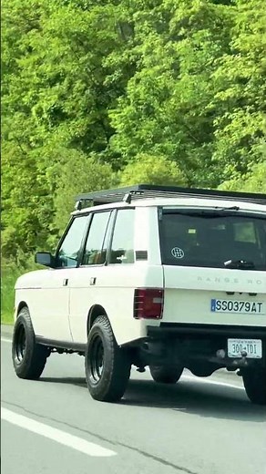 The Range Rover Classic. An off-road legend! #rangeroverclassic