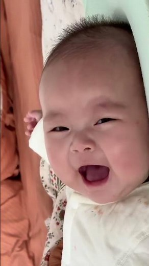 Em Bé Khóc Dối Đáng Yêu 😭👉😆 Nhìn Là Biết Liền