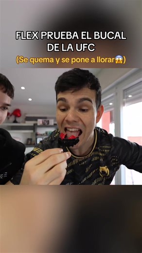 Flex llora tras quemarse probando el bucal de la UFC #FlexMma | Flex