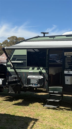 It’s a perfect day to bring the family down and experience two of Australia’s leading caravan brands, with plenty of models and layouts to explore. Day 2 at the Orange Outdoor Living & Caravan Expo with Vacationer & Radiant - plus factory experts on site to answer all your questions. 📍Sites 31-39 📆Feb 27 - Mar 1 Come say hello to the Off Track RV team 🖤 | Off Track Rv