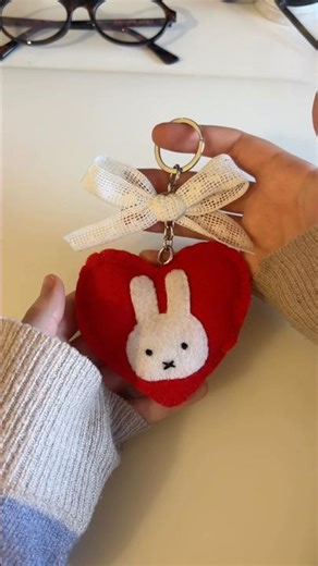 DIY Cute Felt Keychain Tutorial ⭐️ Last Minute Christmas Gift Idea #diyideas #christmasgifts