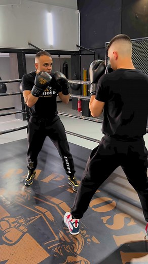 Avoid stepping too far back when evading your opponent’s punches. This strategy keeps you within range to quickly counterattack 🥊 #papaiosif #boxing #family #selfdefence #boxingday #reels #fitness #boxingtraining | Papaiosif Boxing Family