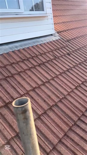 Having fun in the sun, installing solar☀️ Huge system gone in here, will save and earn our happy customer over £1200 per year. 😀 Thinking about making the switch? Here’s why customers choose INFINITE ENERGY ⬇️ ✅ Nothing but ⭐⭐⭐⭐⭐ reviews ✅ VIP access to our ☀️ GO SOLAR REWARDS CLUB 💷 ✅ Ongoing expert support - before, during, and long after your installation is complete Contact details in bio. 📞 0208 226 0086 ⁠ 📧 gosolar@infiniteenergy.io ⁠ 🖥 www.infiniteenergy.io #kent #london #sidup #bexl