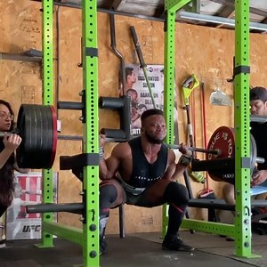 King Of The Lifts on Instagram: "Weighing 77 kg and taking 605 lbs (275 kg)!! - Podcast up, link in bio! Powerlifting content daily! @kingofthelifts #KOTL #kingofthelifts - Reposted from @ahogan_97 SBD today. Humid . Good to be healthy again. Squat - 605 x 1 followed by 4s Bench - 330 3 x 3 Deadlift ( Ohio Power bar )- 645 x 1 followed by 4s. We still working BW: 77kg"