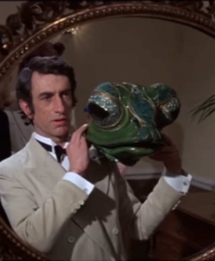 THE ABOMINABLE DR PHIBES (1971) 🐸 Starring #VincentPrice #HoffmanStudiosCanteen #movienight 🎬 #horrorcomedy