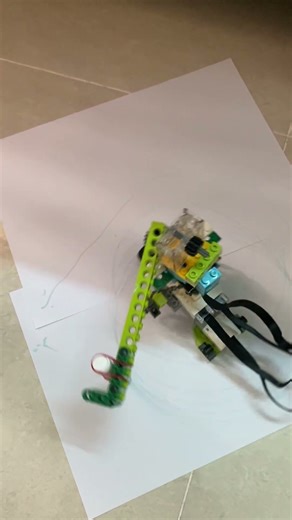 Lego Wedo 2.0 Spirograph Drawing Machine