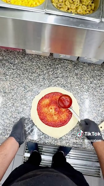 البيتزا عنا مستحيل تقدر تقاومها مكونات طازجة وطعم زاكي جرب بيتزا البيك الآن 🔸للطلبات 📞1700506022 📲 واتساب:- 0546464653 🛵 متوفر توصيل مجاني 📍القدس راس العامود 📍 شعفاط #bake #burger #sandwiches #pizza #Jerusalem #freedelivery