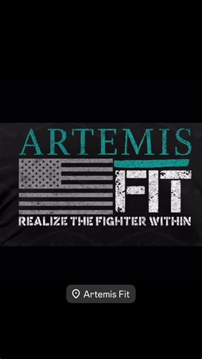 Christina TW on Instagram: "🏋️‍♀️Artemis Fit Training💪🏼 ~10min. of Core Performance dynamic Movement Prep to increase core temperature, activates the nervous system, enhances balance, mobility, stability, flexibility, & core strength. ~Mini band drills: (5min.) To strengthen the hip flexors, quads, hamstrings, & glutes. ~Dynamic Cardio Warm-up: Assault Bike 3 miles ~Skill Development: “Tabata” 30sec. Work/15sec. Rest Xs 5 1)Incline Push-ups 2)Sit-ups 3)BB Inverted Rows 4)KB Suitcase Deadlifts