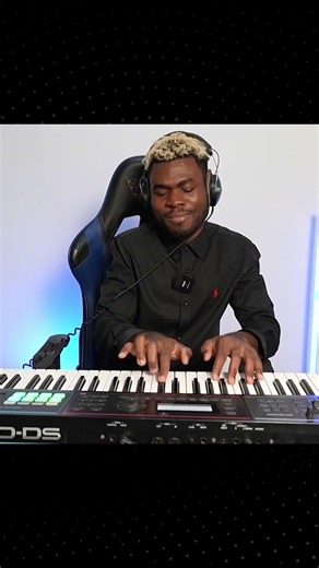 when you are playing on the keys and you get into the zone #piano #pianotutorial #playbyear