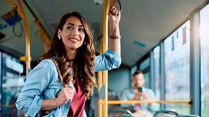 De ce și cum folosim transportul în comun: călătoria cu autobuzul, un mod de viață