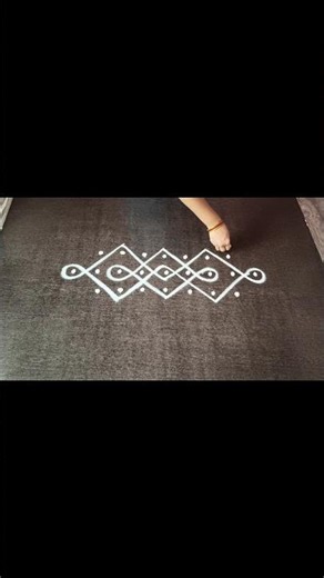 door step rangoli design 🌹