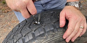 Step-by-step guide: Fixing flats with tyre plugs