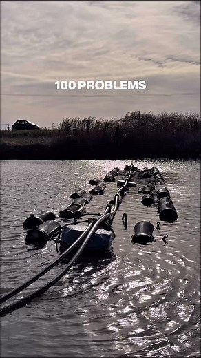 Certaines solutions sont simples. Parfois, il en faut peu pour que tout roule ! Le bon matériel, un service clé en main, le geste approprié et la sensation d’être enfin arrivé 🦪 👉🏼 Avec le Roll’Oyster, l’élevage reprend du plaisir : moins d’effort, plus de qualité, et ce système qui vous facilite la vie au quotidien. Contactez-nous : contact@seaducer.fr #seaducer #oyster #rolloyster | Seaducer