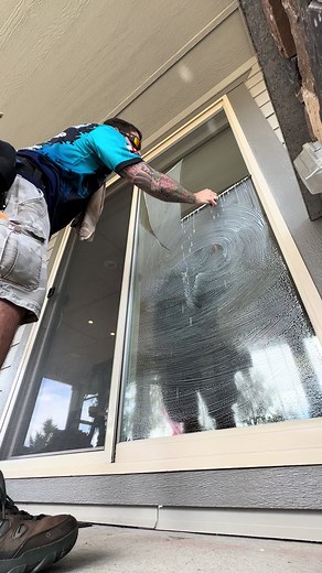 Satisfying window cleaning with Ettore Aluminum squeegee!! #windowcleaning #satisfying #oddlysatisfying