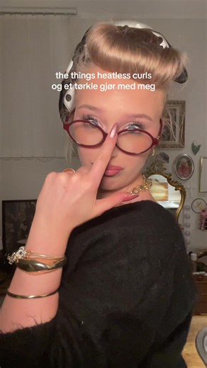 Creating Beautiful Heatless Curls with a Scarf