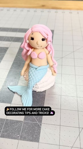 249K views · 112 reactions | Quick and easy mermaid topper! I used 50-50 fondant and gumpaste ratio here! Follow @januarys_cakes for more cake decorating tips and tricks! | January Montiague | Facebook