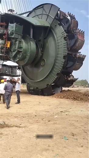 Why Is The Bagger 293 The World's Largest Machine?