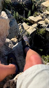 ~The “Edge of the World”~ A beautiful spot in Arizona, also known as “East Pocket”, it’s a scenic overlook located north of Sedona, featuring a distinctive rock formation called “Jenga Rock” or “The Knob”. From here the panoramic views of the Sedona area and the Mogollon Rim are breathtaking…. #hiking #arizona #sedona #arizonahighways #arizonalife #arizonacollective #arizonalove #naturelovers #naturelover #naturelove #naturephotography | Marvin Denson