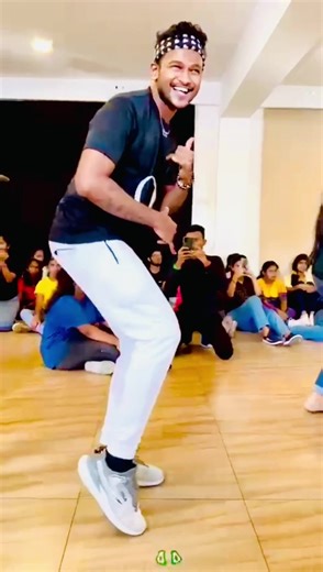 නටනකොට ඉබේටම කට ඇරිලා ඇස් දෙක පොඩි වෙන එකට කන්න හොද කෑම මොනාද ⁉️ තත්ත්වය බරපතල වෙන්න කලින් ගොද දාගන්න පුලුවන් වෙයි නේද 🥲 #trending #newtrend #foryou #foryoupage #foryoupagethis #comments #comments #like #goviral #onemillionaudition #dancer #kavaalaa #funny