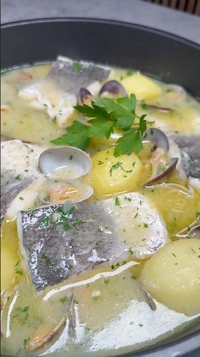 Hake in green sauce, the step-by-step recipe