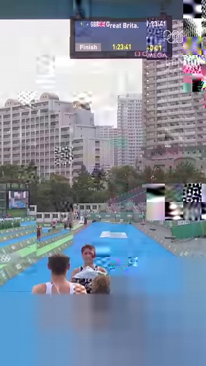 Team GB clinched gold in the inaugural Triathlon Mixed Relay at Tokyo 2020. Jessica Learmonth, Jonny Brownlee, Georgia Taylor-Brown, and Alex Yee made history by perfectly blending speed and teamwork to stand atop the podium! ✨ | Olympics