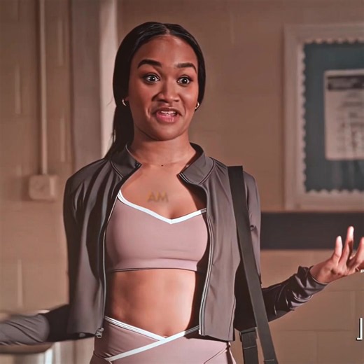 Jordan's missing Layla in more ways than one 😂 Catch the 2-hour final season premiere of #AllAmerican TONIGHT starting at 8/7c on The CW! #MichaelEvansBehling #BreZ