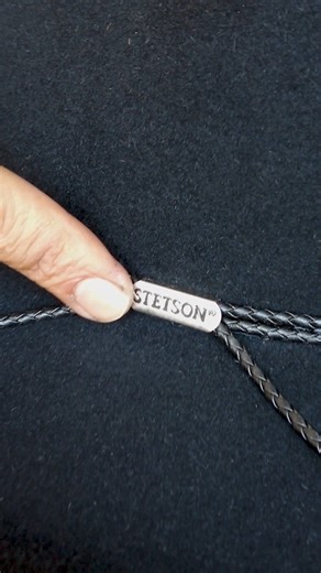 ¿Buscas una texana para el campo y para la ciudad? Te presentamos Stetson 6x Carson 🔥 Sin duda este sombrero queda con todo 🤠 Comenta en qué talla lo quieres . . . . . . . . . . . #sombrerovaquero #tejana #sombreros #accesoriosvaqueros #estilovaquero #cowboyhat #cowgirlhat #westernhat #customhat #hatstyle #stetsonhat #stetsonhats #parati #fyp #viral #vaquero #vaquera #jaripeo #rodeo #rancho #caballo #bailesvaqueros #modavaquera #cowboy #cowgirl #rodeo #western #country #yeehaw #ranchlife | Som