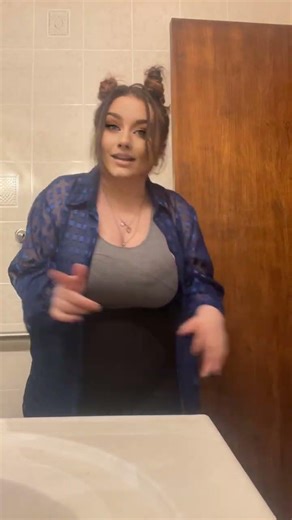 ✨🤷‍♀️ sit still, look pretty ✨🤷‍♀️- Daya Cover