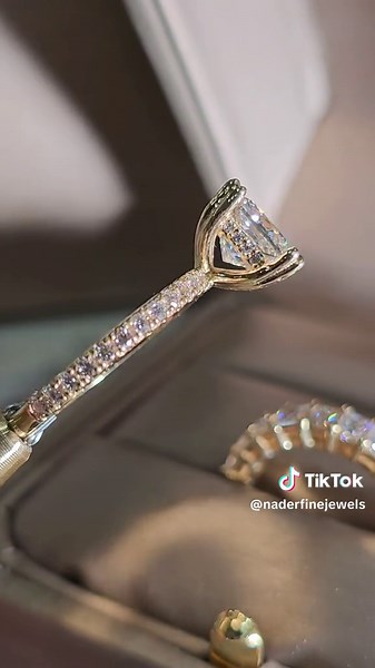 Princess Cut Wedding Gold Ring - Stunning Engagement & Proposal Ring