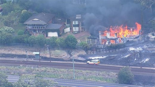 Today’s News Headlines: Homes destroyed in NSW bushfires