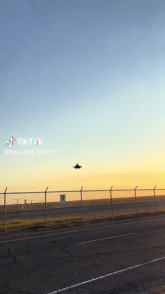 F-35 Flyover: Unrestricted Climb Experience