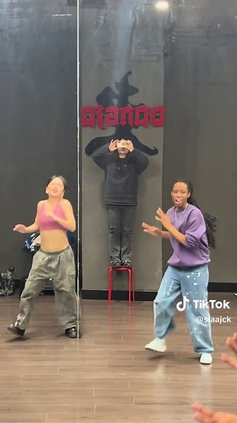 Beginner Afro Dance Moves: Teacher and Student Showcase