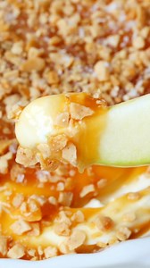 4.6K views · 35 reactions | EASY Caramel Apple Dip!  recipe in the comments | The Recipe Rebel | Facebook