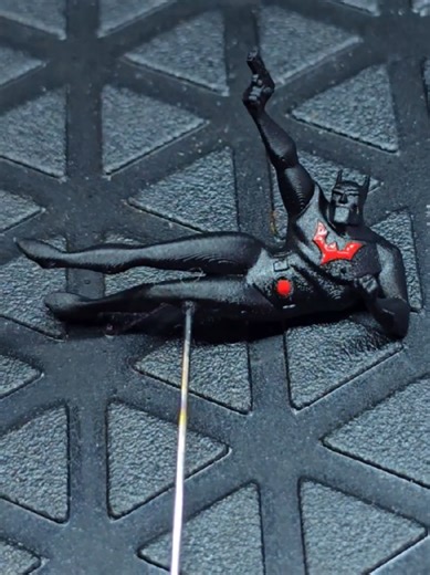 Create Your Mini Batman Beyond Diorama: Ideas and Tips