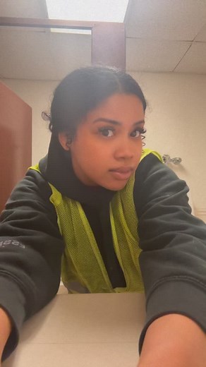 i be in my work clothes so much i forget i have a body on me 🤣😩 #truckersoftiktok #fypシ゚