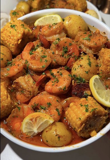 Easy Shrimp Boil Recipe with Garlic Butter Sauce
