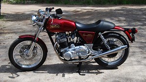 This 1975 Norton Commando 850 Mark III Has The Modern Touch