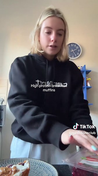 These are so yum and keep me fuelled for hours! Recipe from @Emily English #highprotein #healthybreakfastinspo