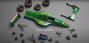 Building a Tiny F1 Car in 36 Minutes Is Satisfying To Watch